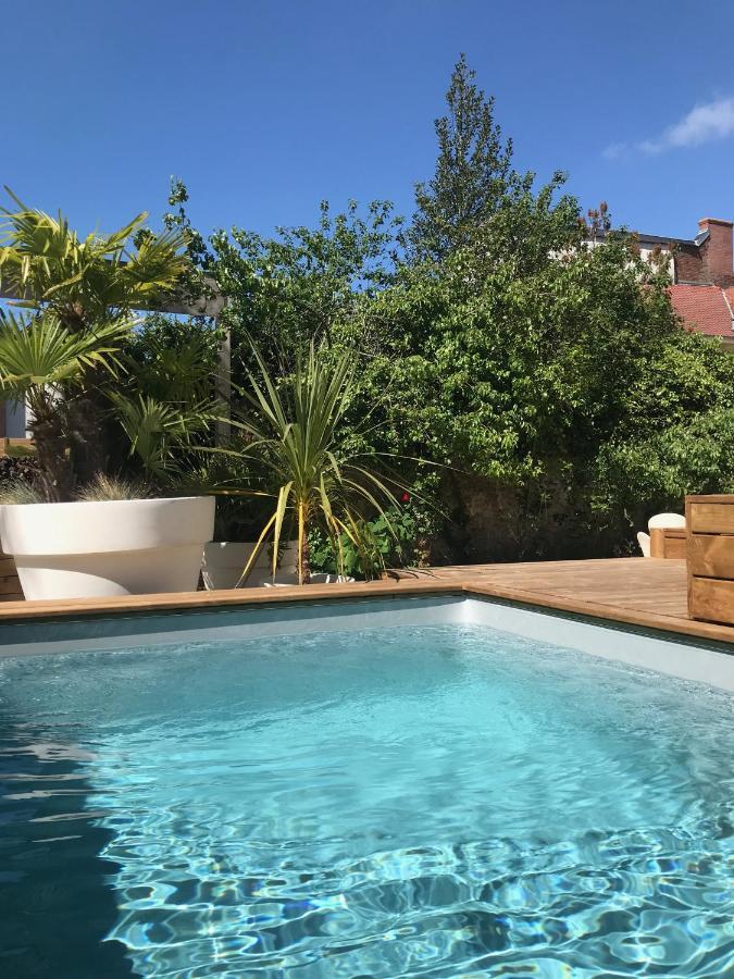 Bed and Breakfast Aux Remparts De Montreuil Montreuil  Exterior foto